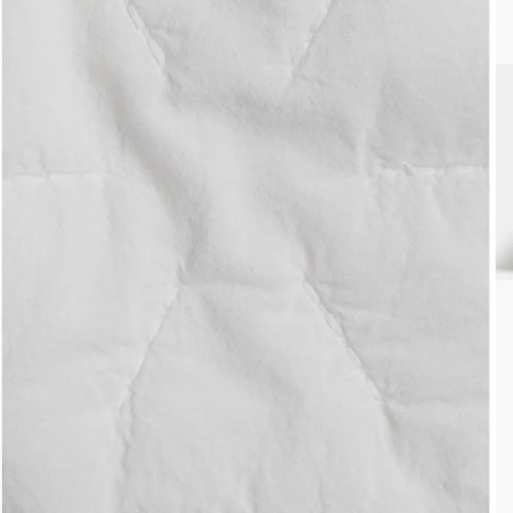 Parachute NWT Soft stitch organic cotton quilt